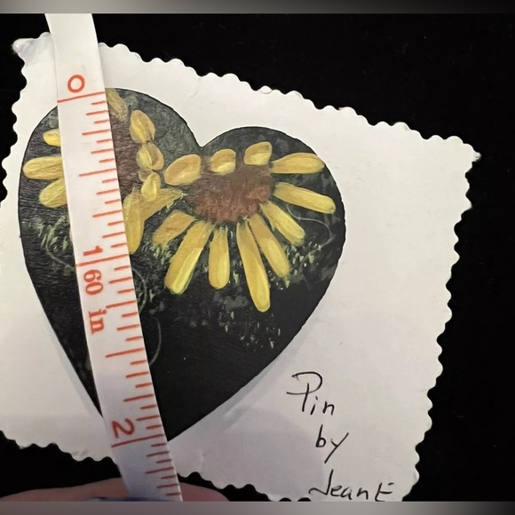 Handpainted Wooden Heart Brooch With Sunflowers Cottagecore Whimsygoth Boho 90s - Picture 7 of 8